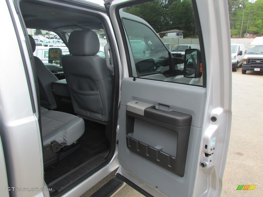 2015 F250 Super Duty XLT Crew Cab 4x4 - Ingot Silver / Steel photo #46