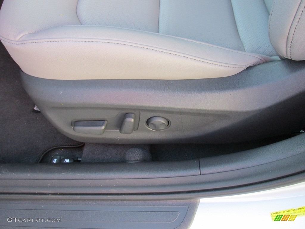 2017 Elantra Limited - Silver / Gray photo #23