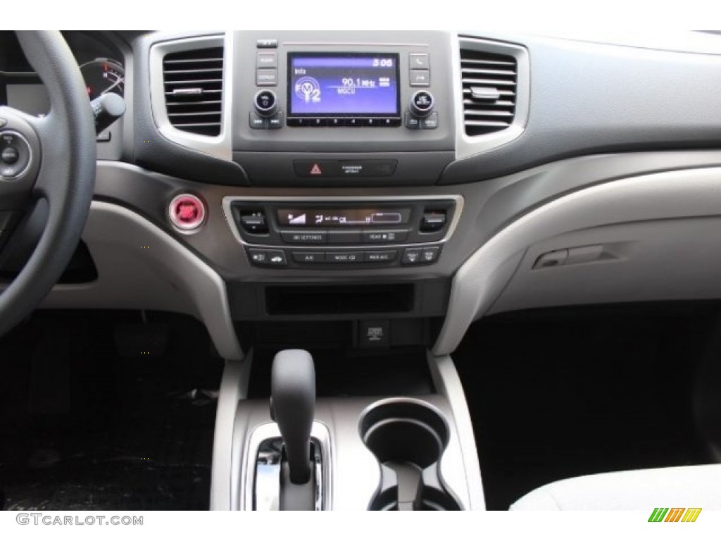 2016 Pilot LX - Lunar Silver Metallic / Gray photo #16