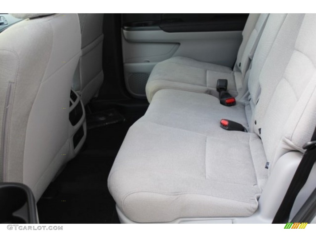 2016 Pilot LX - Lunar Silver Metallic / Gray photo #26