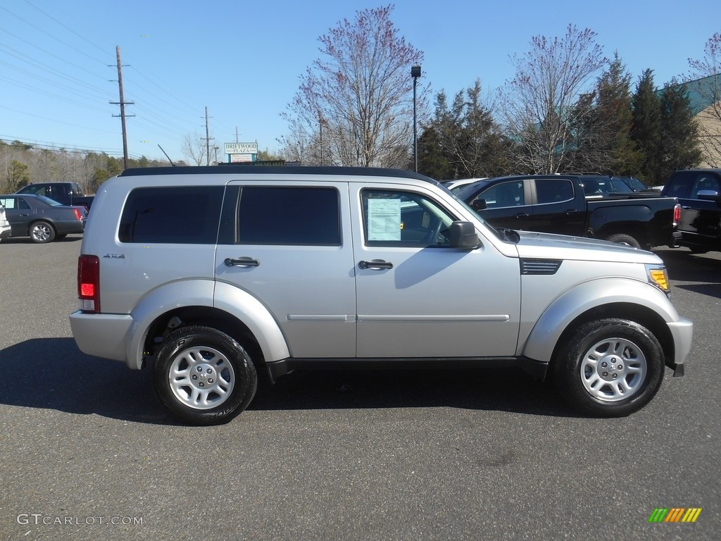 2011 Nitro Heat 4x4 - Bright Silver Metallic / Dark Slate Gray photo #2
