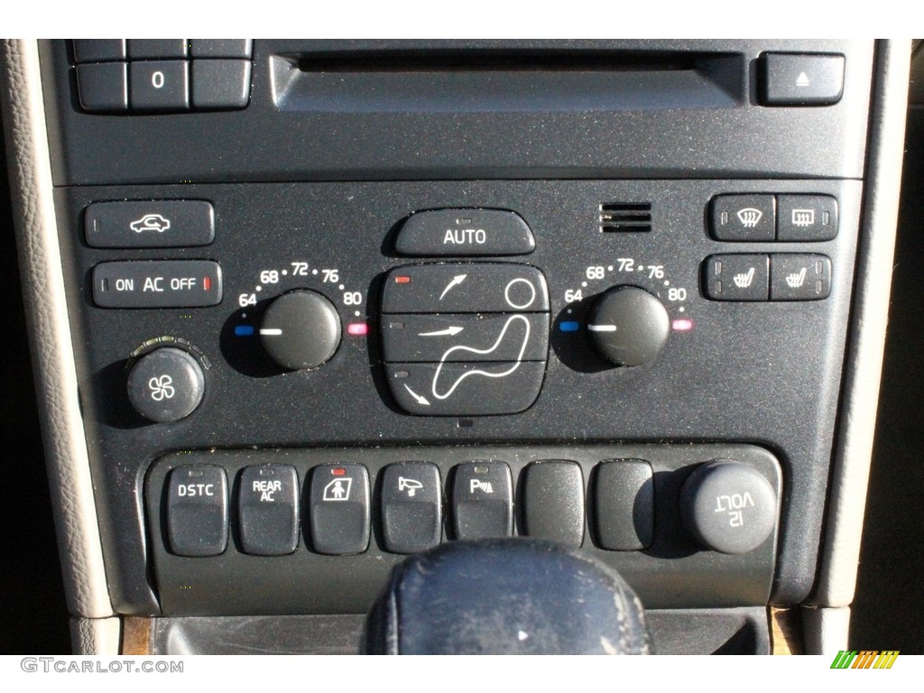 2005 XC90 V8 AWD - Black / Graphite photo #22