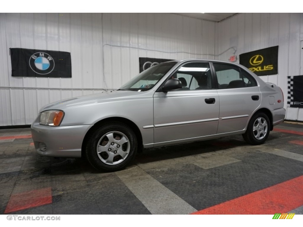 2002 Accent GL Sedan - Silver Mist / Gray photo #2