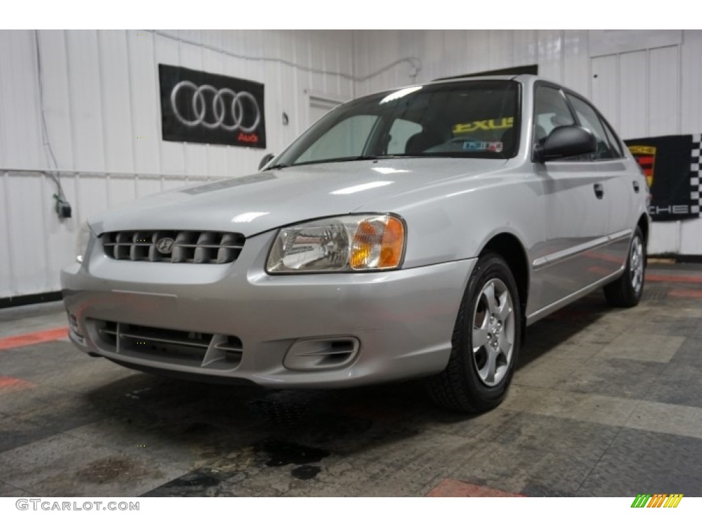 2002 Accent GL Sedan - Silver Mist / Gray photo #3