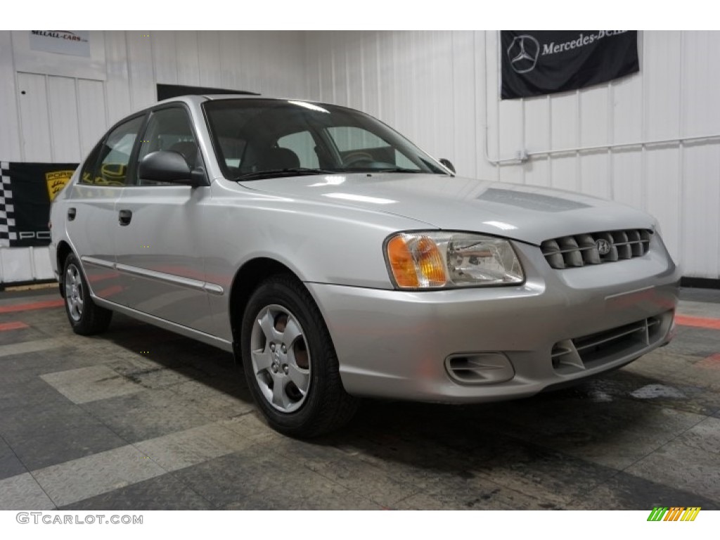 2002 Accent GL Sedan - Silver Mist / Gray photo #5