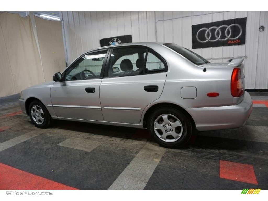 2002 Accent GL Sedan - Silver Mist / Gray photo #11