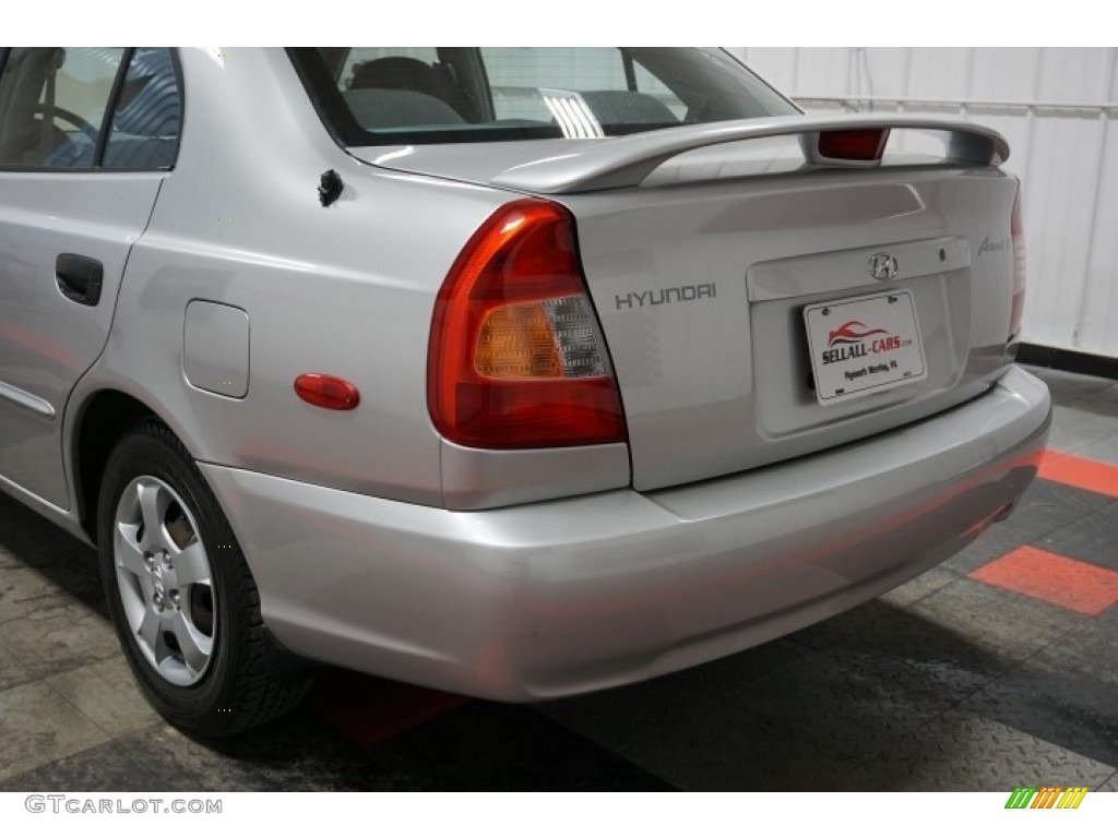 2002 Accent GL Sedan - Silver Mist / Gray photo #59