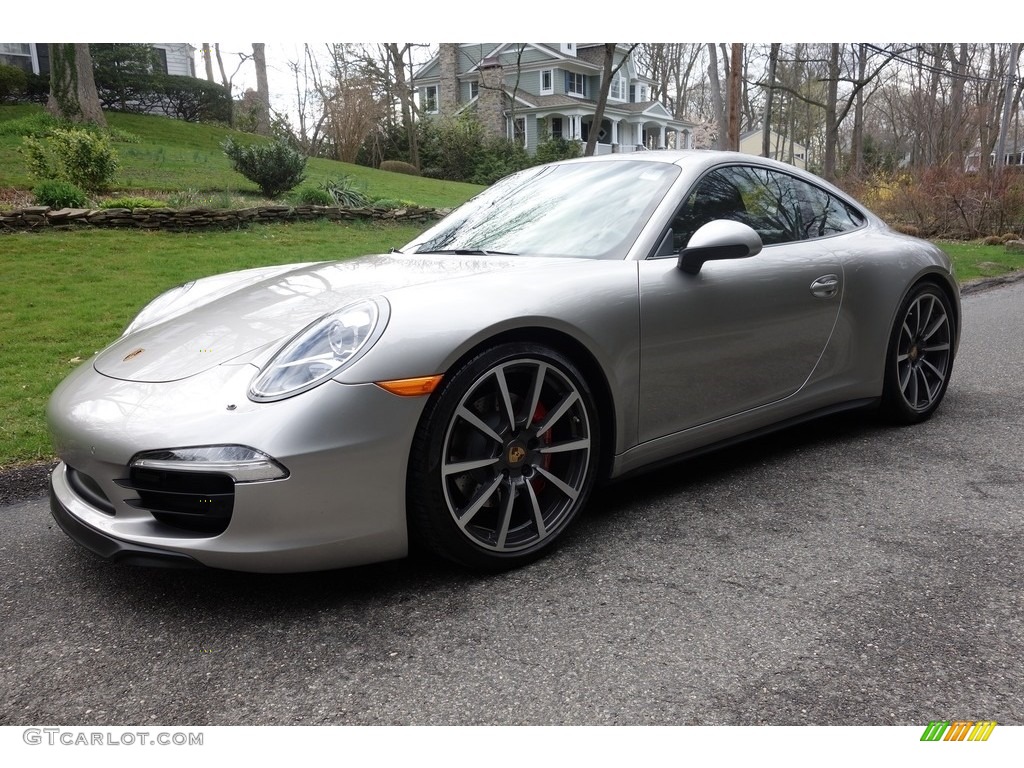 Platinum Silver Metallic Porsche 911