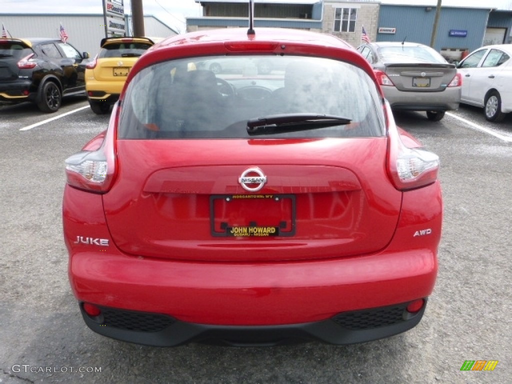 2016 Juke S AWD - Red Alert / Black/Silver photo #8