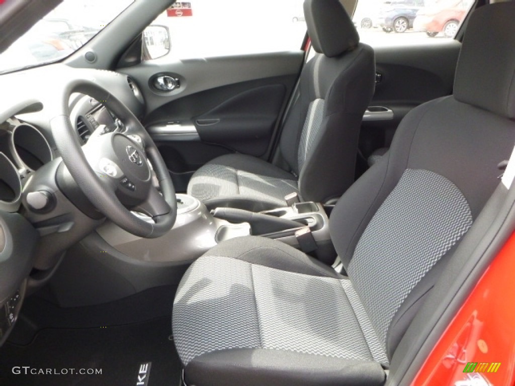 2016 Juke S AWD - Red Alert / Black/Silver photo #14