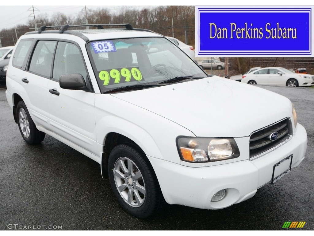 2005 Forester 2.5 XS - Aspen White / Gray photo #1