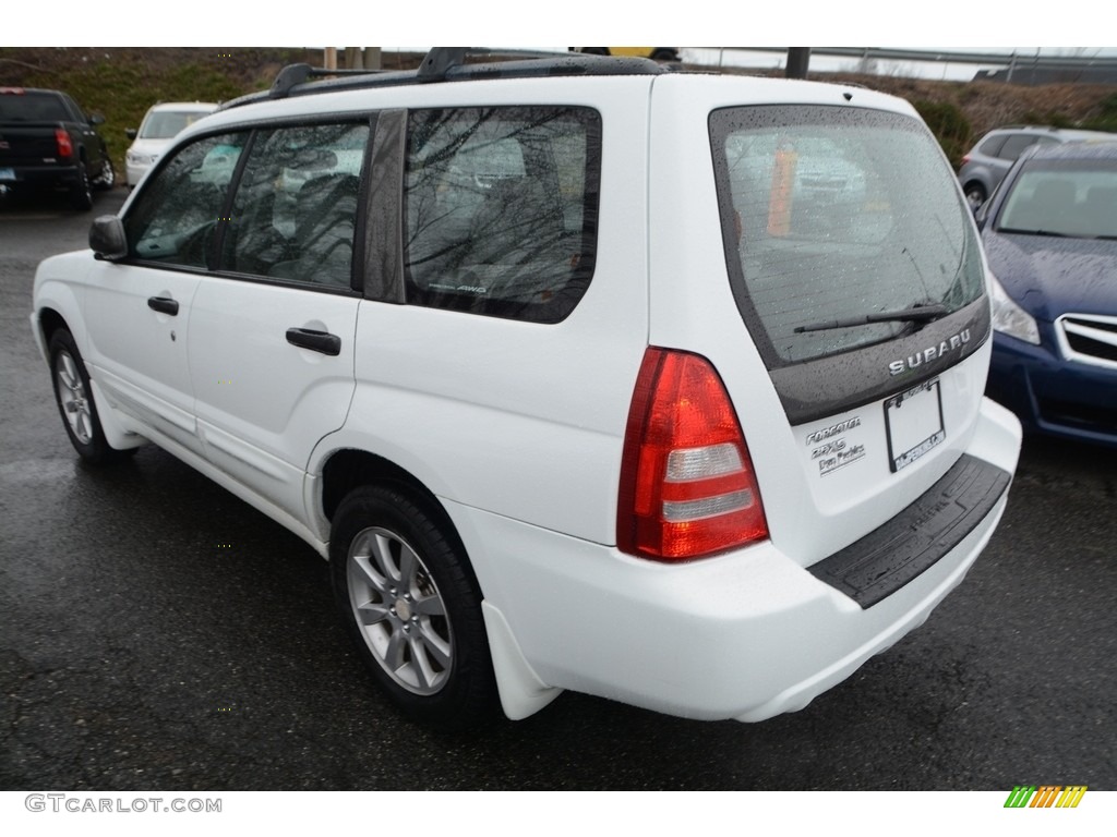 2005 Forester 2.5 XS - Aspen White / Gray photo #10