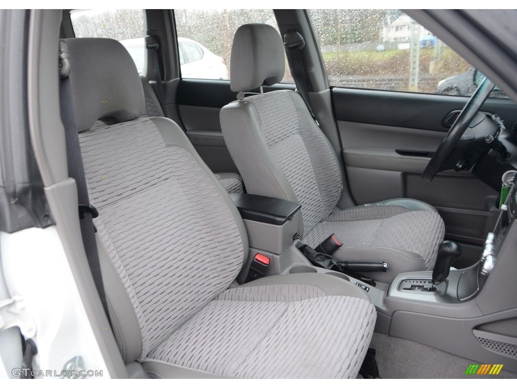 2005 Forester 2.5 XS - Aspen White / Gray photo #15