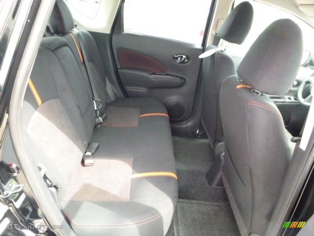 2016 Versa Note SR - Super Black / Charcoal photo #5