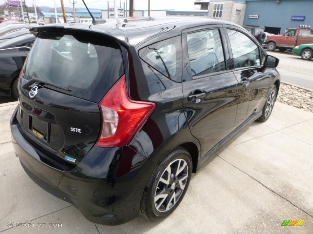 2016 Versa Note SR - Super Black / Charcoal photo #6
