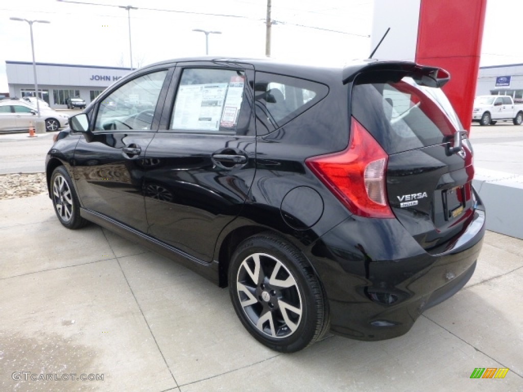 2016 Versa Note SR - Super Black / Charcoal photo #8