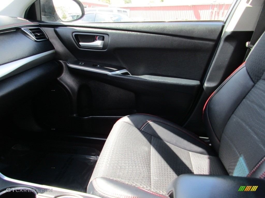 2015 Camry SE - Celestial Silver Metallic / Black photo #15