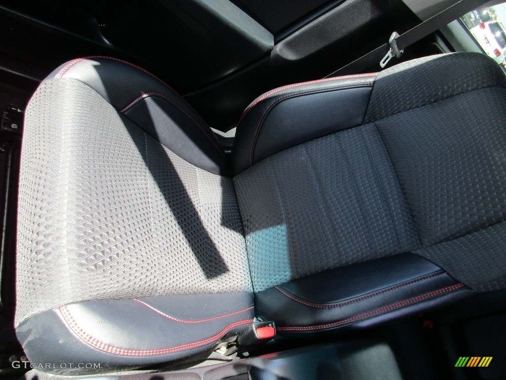 2015 Camry SE - Celestial Silver Metallic / Black photo #16