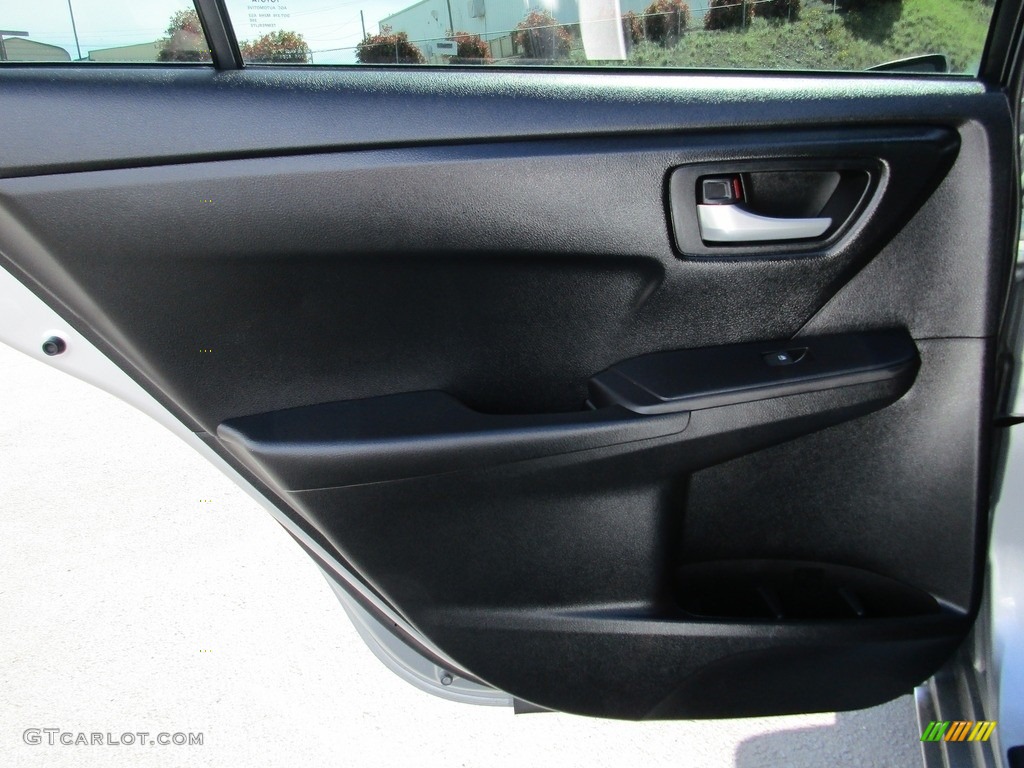 2015 Camry SE - Celestial Silver Metallic / Black photo #22