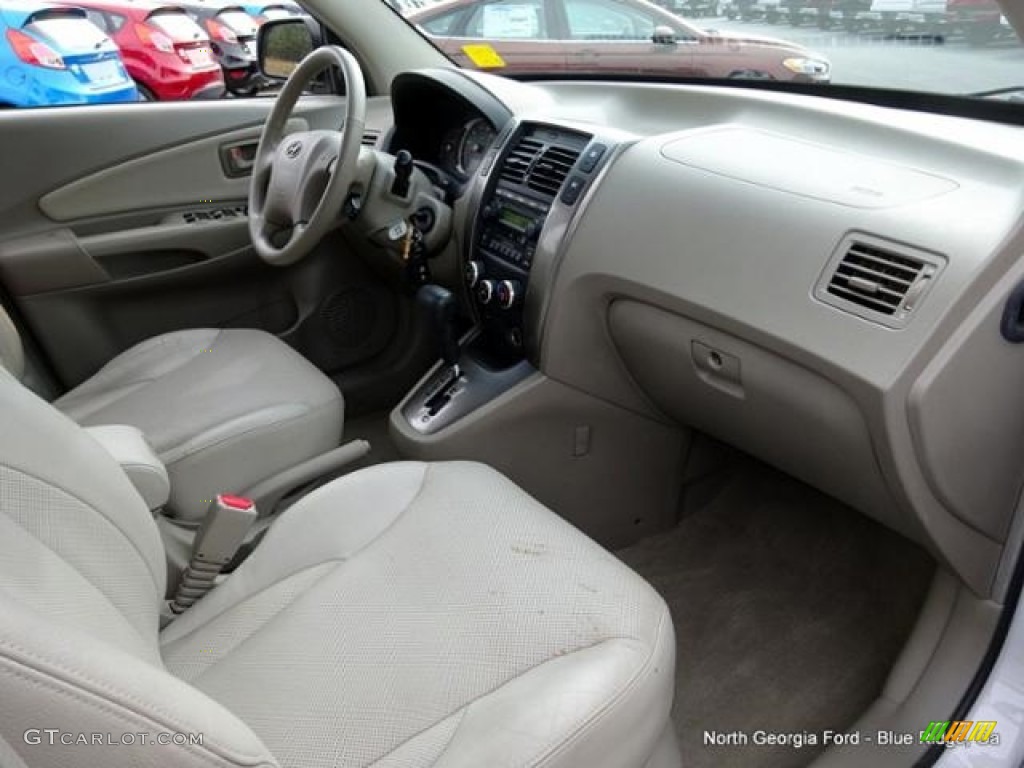 2005 Tucson GLS V6 - Nordic White / Beige photo #28