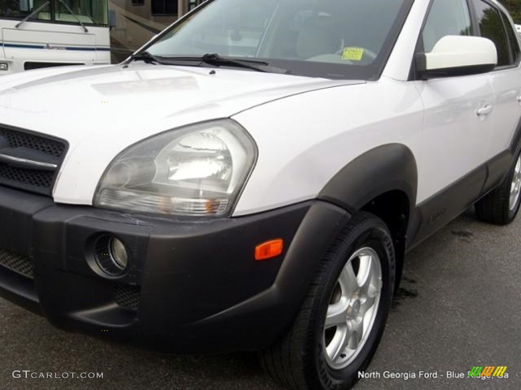 2005 Tucson GLS V6 - Nordic White / Beige photo #31