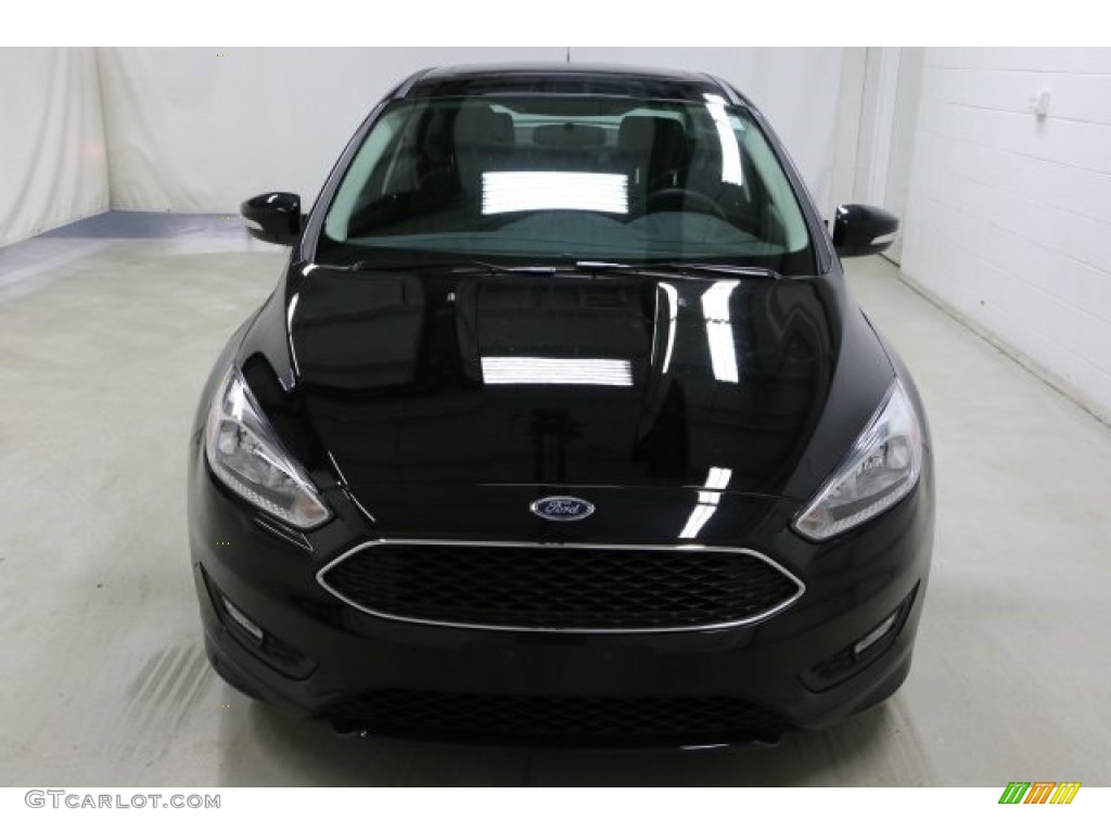 2016 Focus SE Sedan - Shadow Black / Charcoal Black photo #2