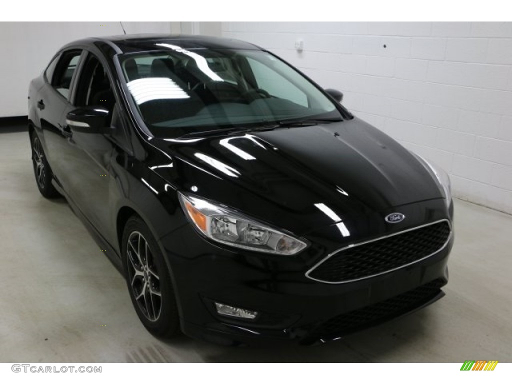 2016 Focus SE Sedan - Shadow Black / Charcoal Black photo #3