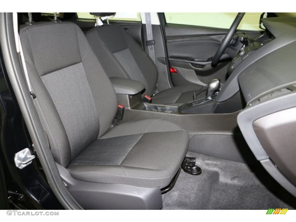 2016 Focus SE Sedan - Shadow Black / Charcoal Black photo #9