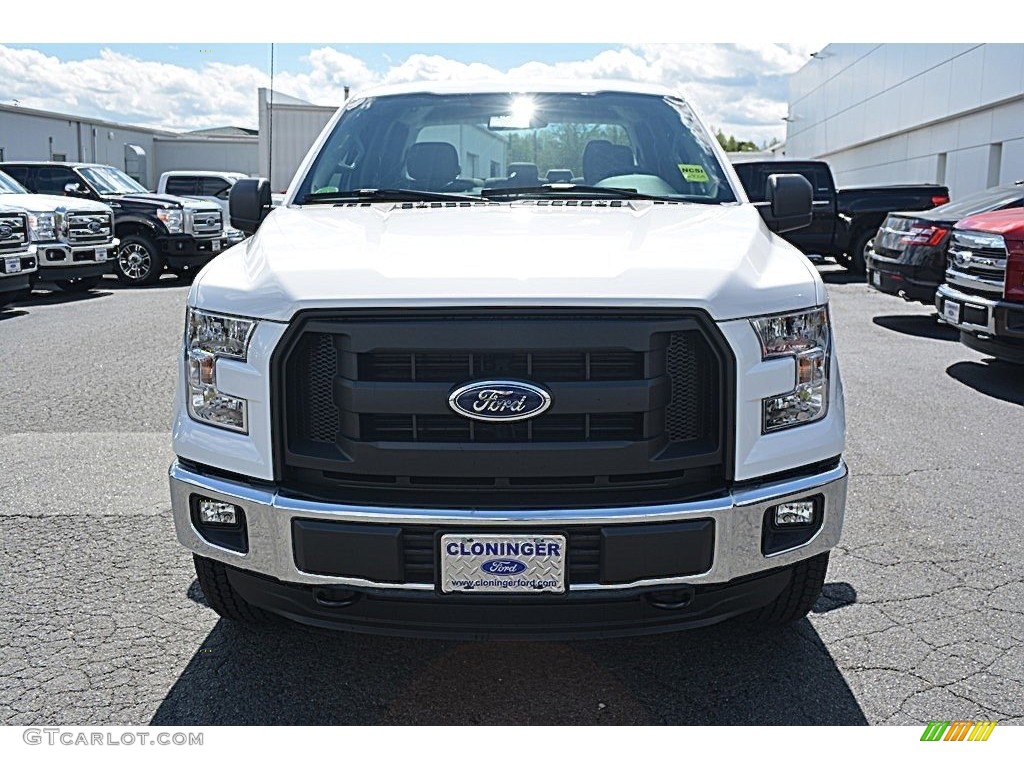 2016 F150 XL SuperCrew 4x4 - Oxford White / Medium Earth Gray photo #4