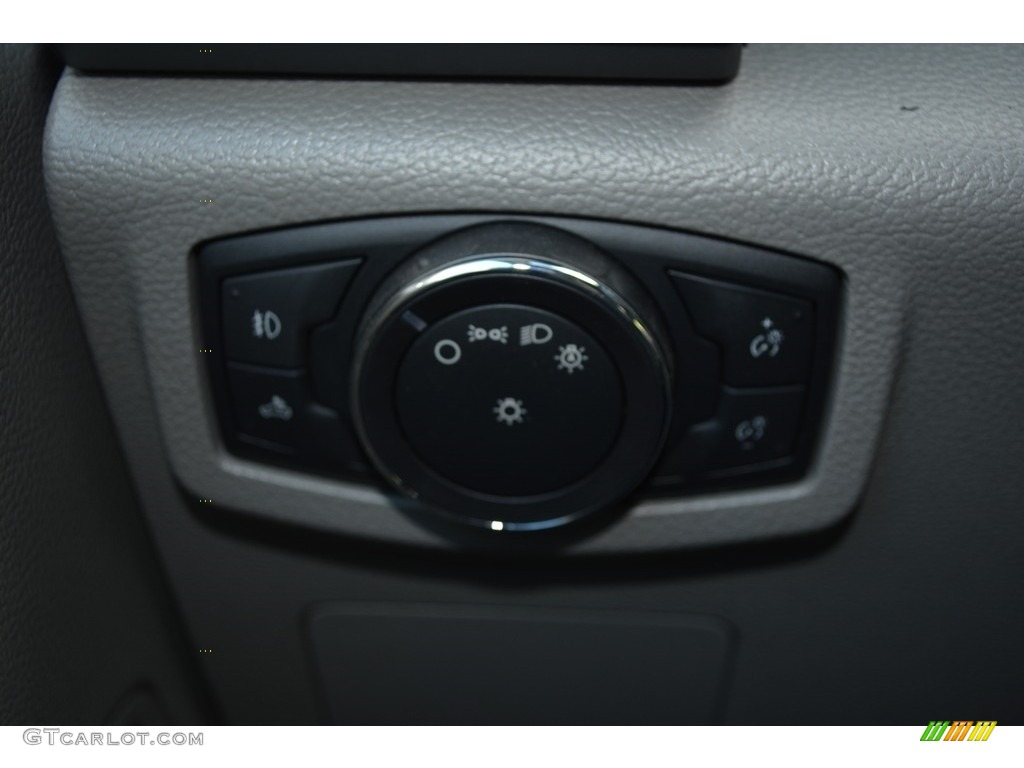 2016 F150 XL SuperCrew 4x4 - Oxford White / Medium Earth Gray photo #16