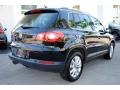 Deep Black Metallic - Tiguan SE Photo No. 10