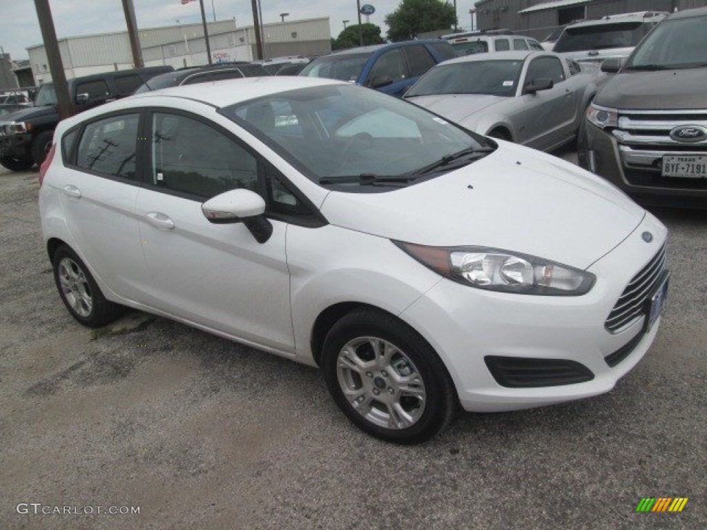 Oxford White 2016 Ford Fiesta SE Hatchback Exterior Photo #112176043