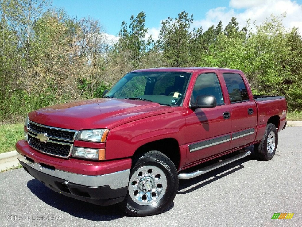 2006 Silverado 1500 LS Crew Cab 4x4 - Sport Red Metallic / Dark Charcoal photo #2