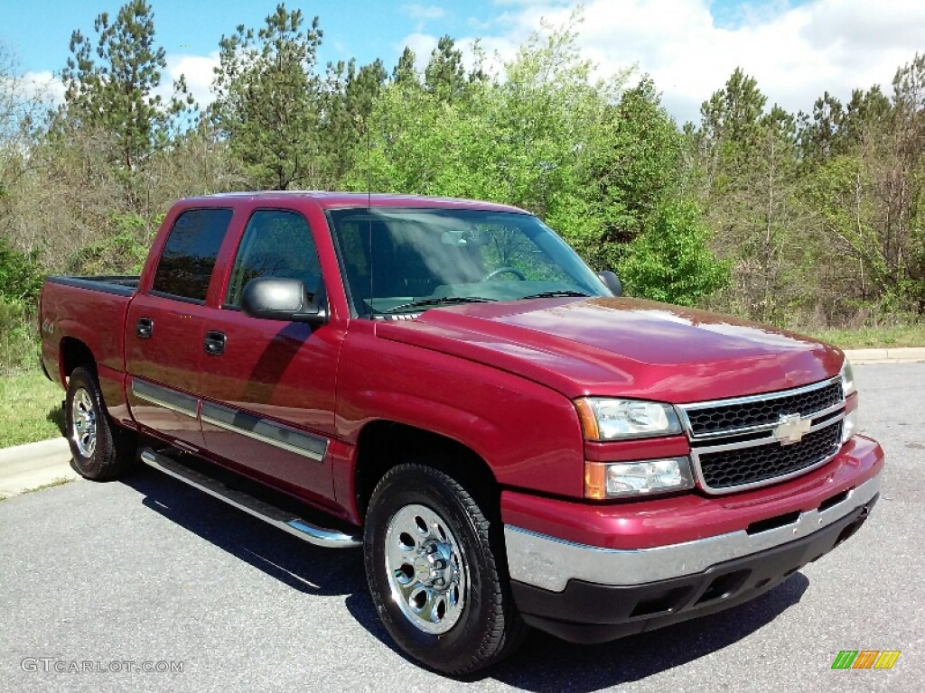 2006 Silverado 1500 LS Crew Cab 4x4 - Sport Red Metallic / Dark Charcoal photo #4