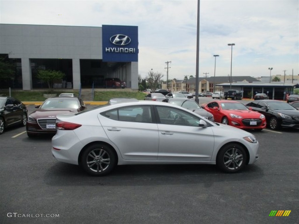 2017 Elantra SE - Silver / Gray photo #8