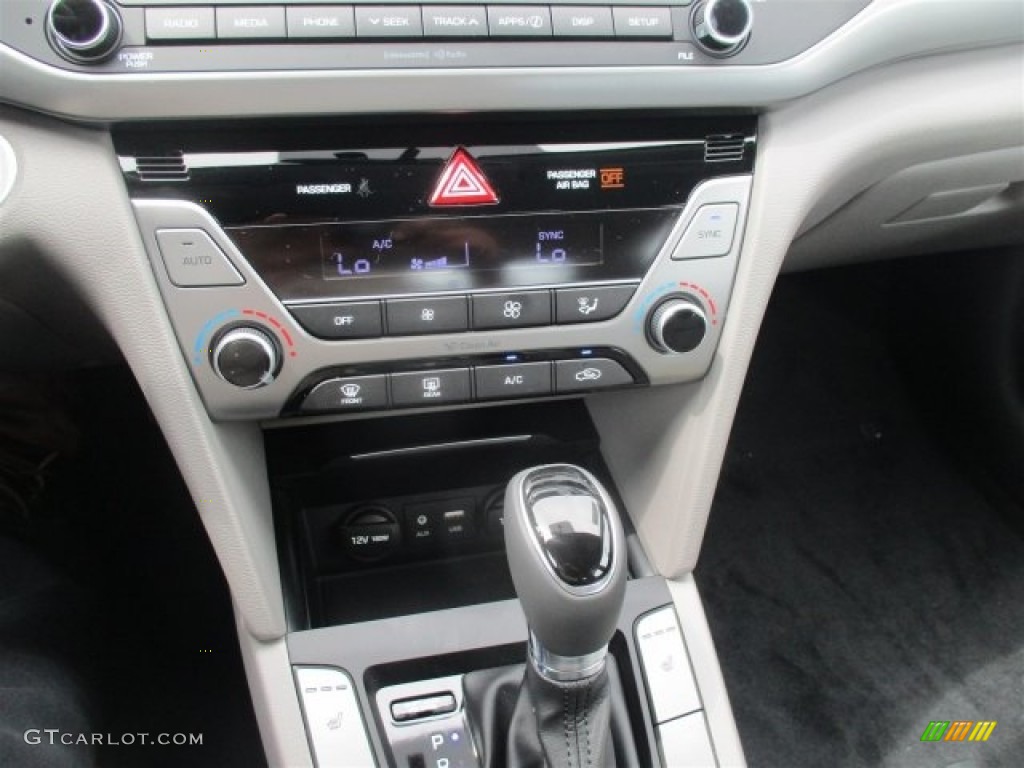 2017 Elantra SE - Silver / Gray photo #19