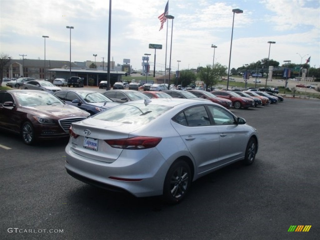 2017 Elantra SE - Silver / Gray photo #8