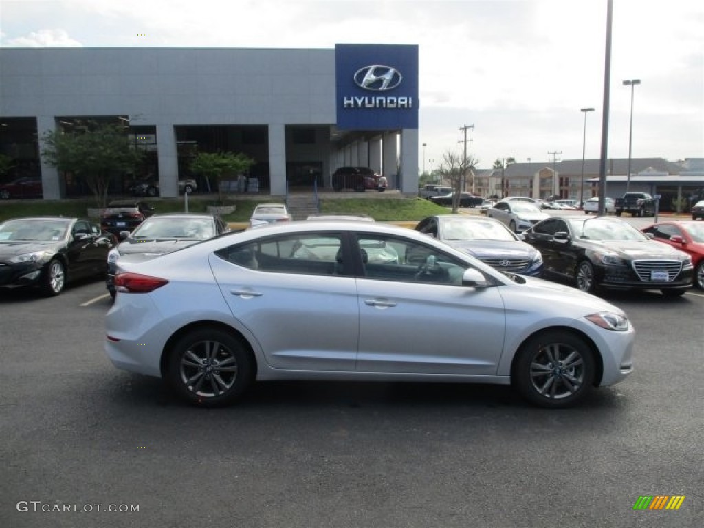 2017 Elantra SE - Silver / Gray photo #9