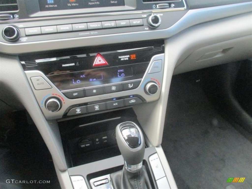 2017 Elantra SE - Silver / Gray photo #18