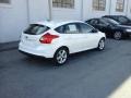 Oxford White - Focus SE Hatchback Photo No. 4
