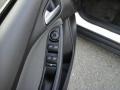 Oxford White - Focus SE Hatchback Photo No. 10
