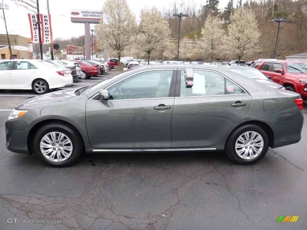 2013 Camry LE - Cypress Green Metallic / Ivory photo #4