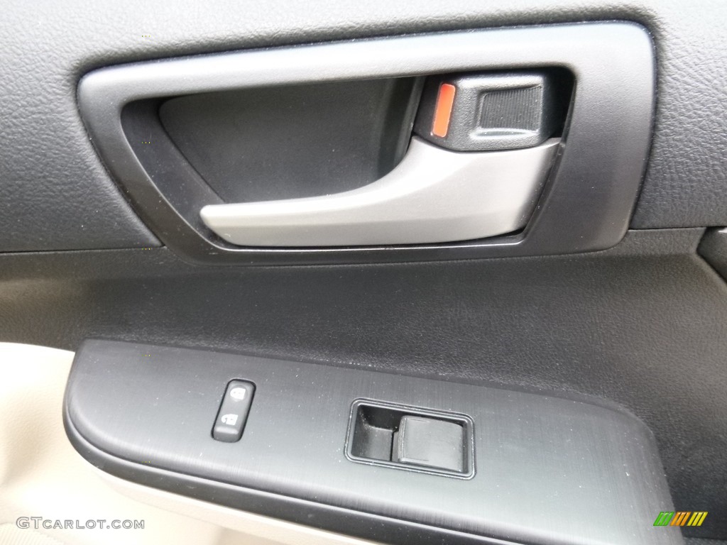2013 Camry LE - Cypress Green Metallic / Ivory photo #10