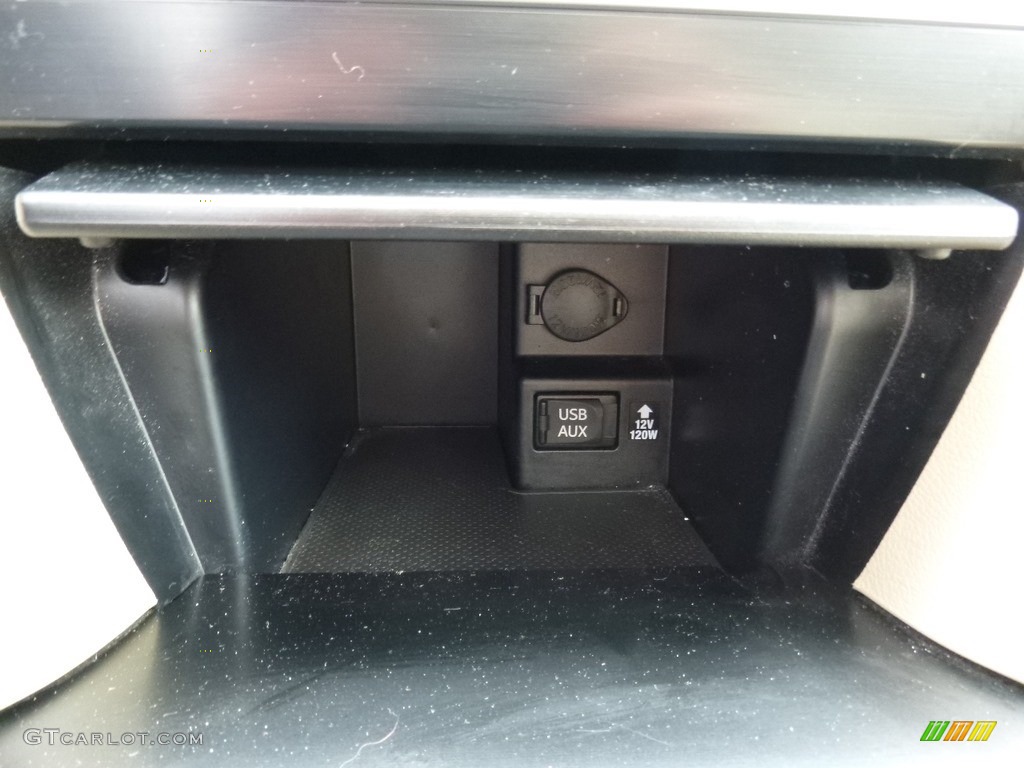 2013 Camry LE - Cypress Green Metallic / Ivory photo #22