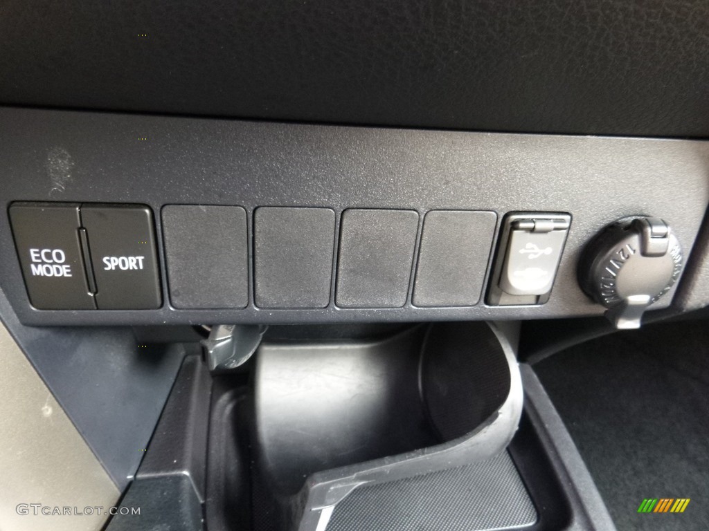 2015 RAV4 XLE - Pyrite Mica / Latte photo #20