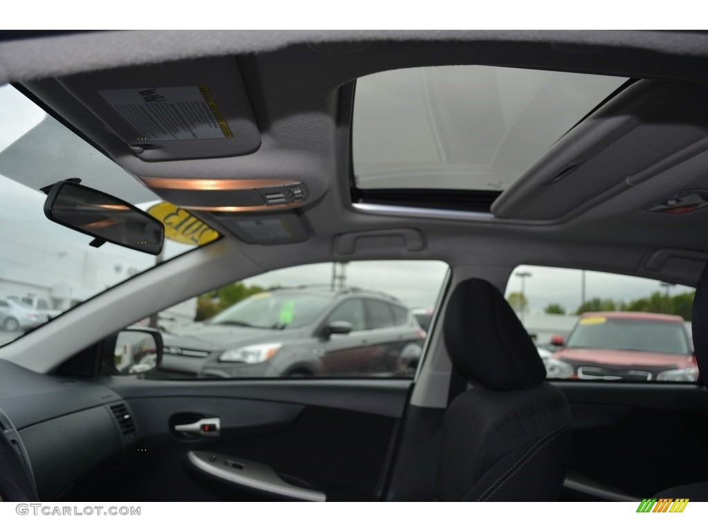 2013 Corolla S - Super White / Dark Charcoal photo #9