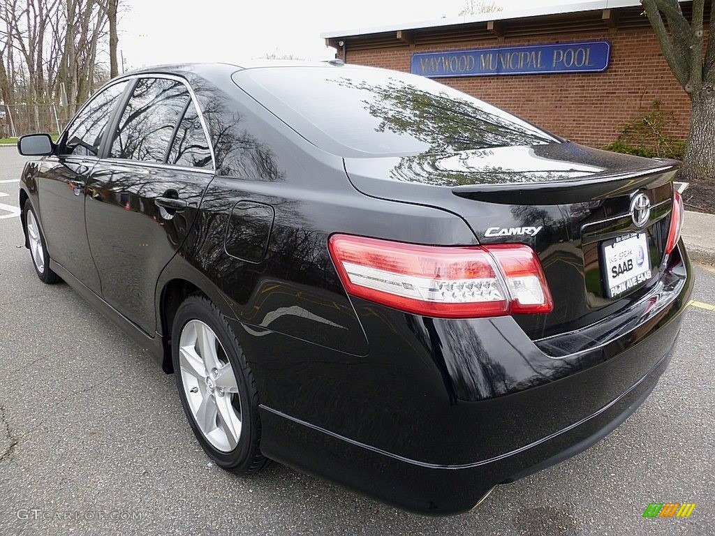 2010 Camry SE V6 - Black / Dark Charcoal photo #3