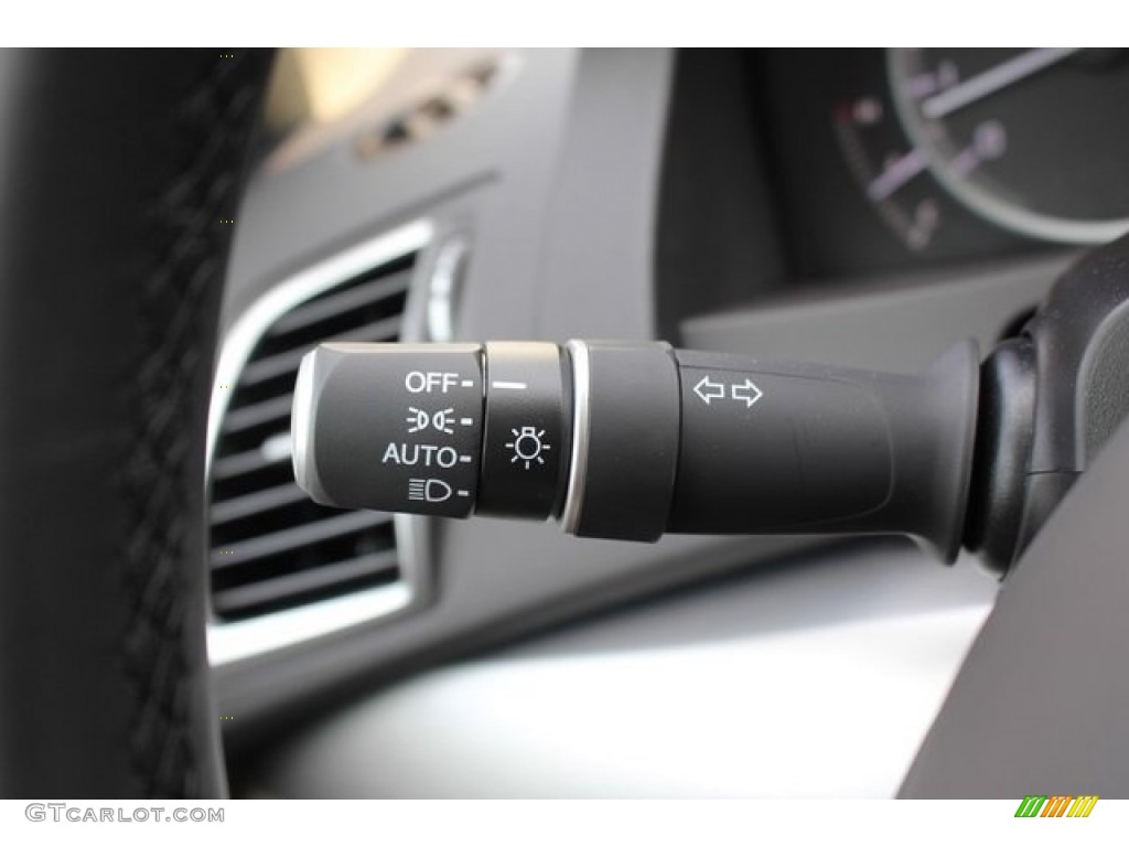 2017 RDX Technology AWD - White Diamond Pearl / Parchment photo #32