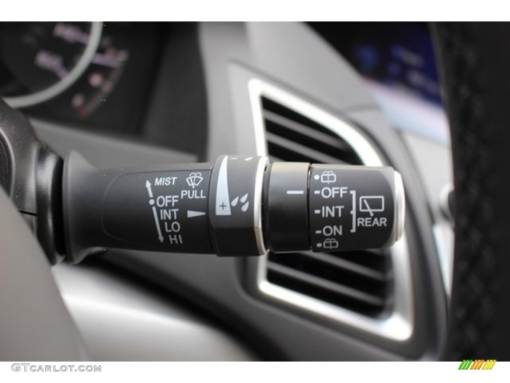 2017 RDX Technology AWD - White Diamond Pearl / Parchment photo #33