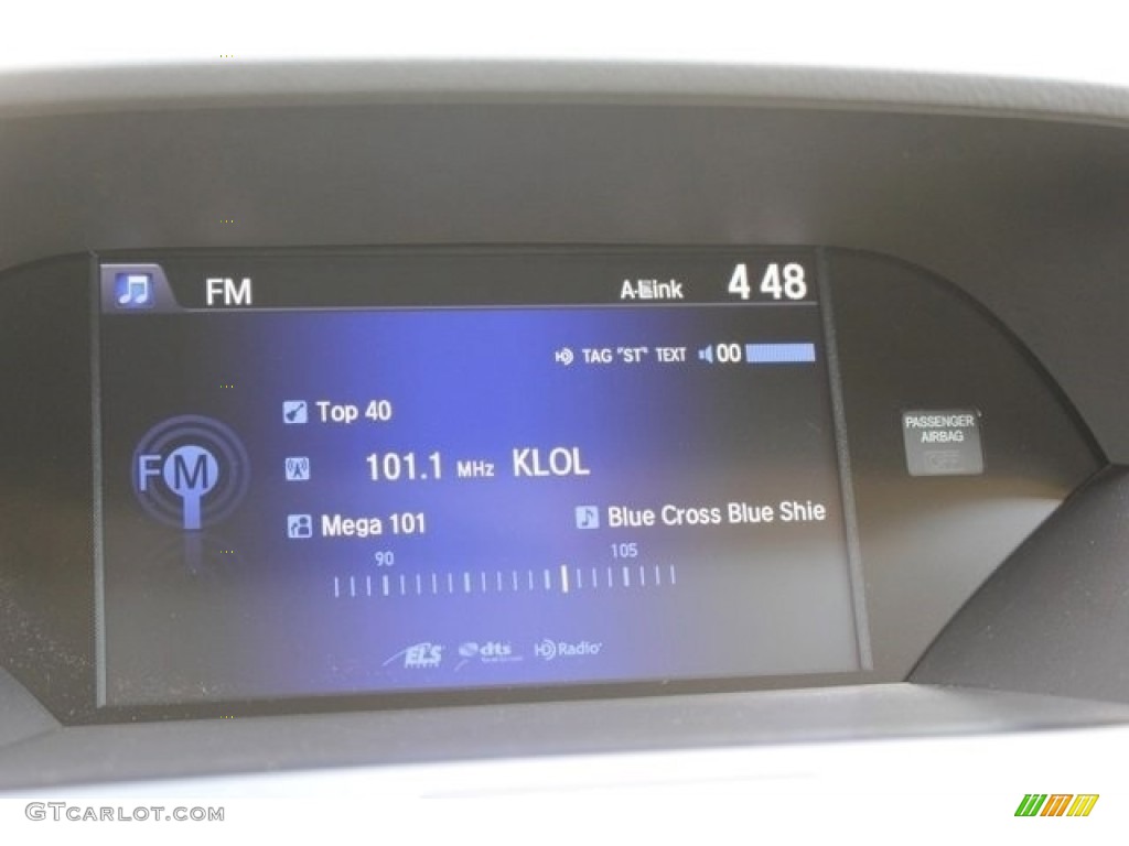 2017 RDX Technology AWD - White Diamond Pearl / Parchment photo #35